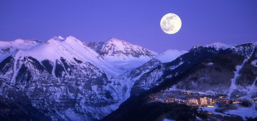 луна и зимние горы